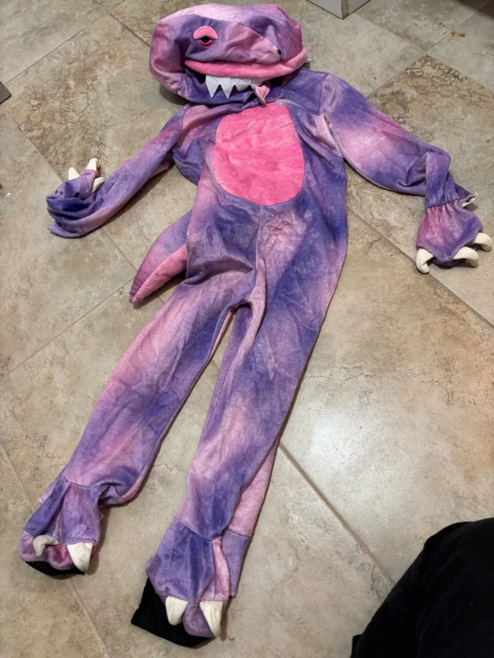 Spirit Halloween size 3-4T female dinosaur
